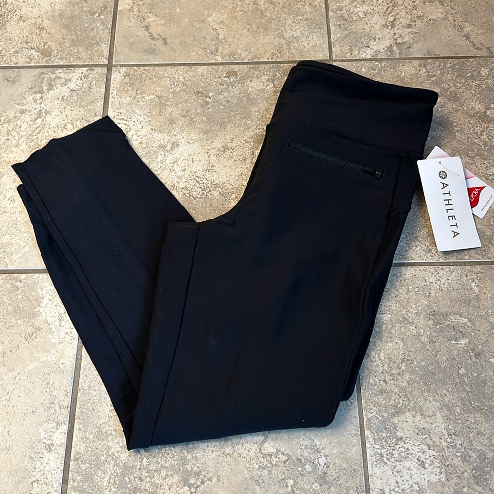 Athleta Black Stellar Crop Pant size Medium for Travel NEW